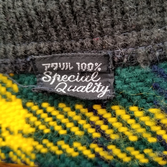 O/S button poncho yellow green argyle plaid with fringe - Picture 3 of 6